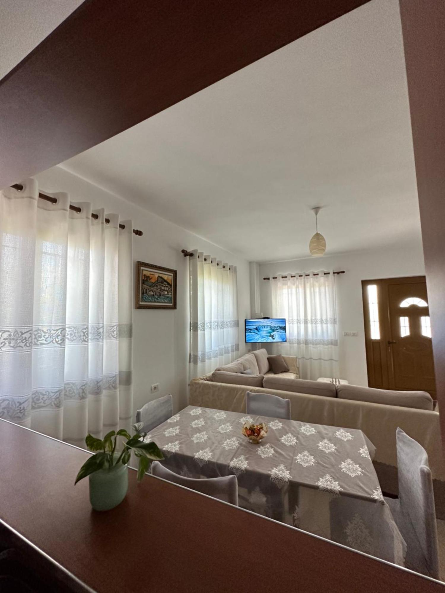 קסאמיל Guesthouse Xhuliano מראה חיצוני תמונה