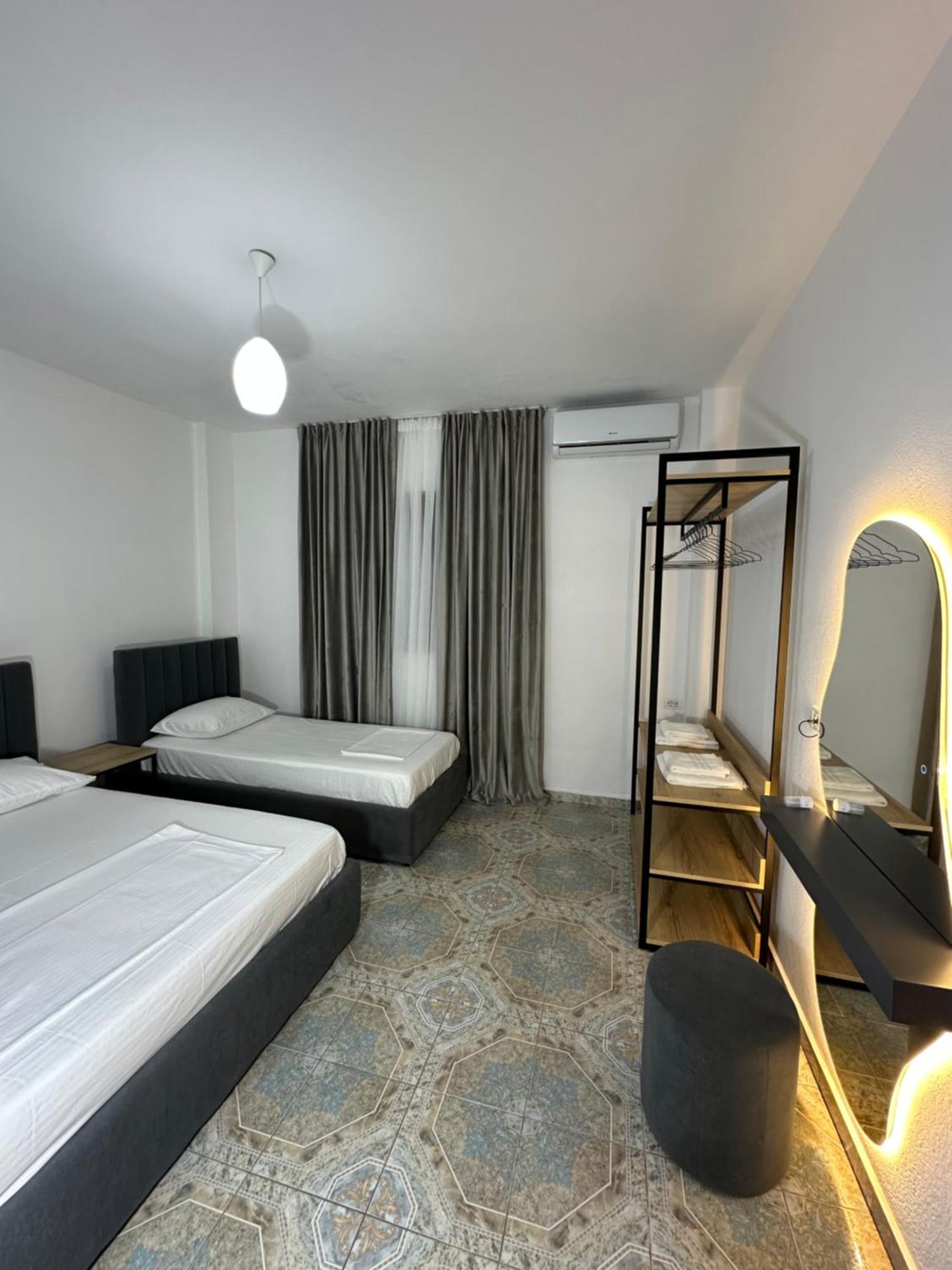 קסאמיל Guesthouse Xhuliano מראה חיצוני תמונה