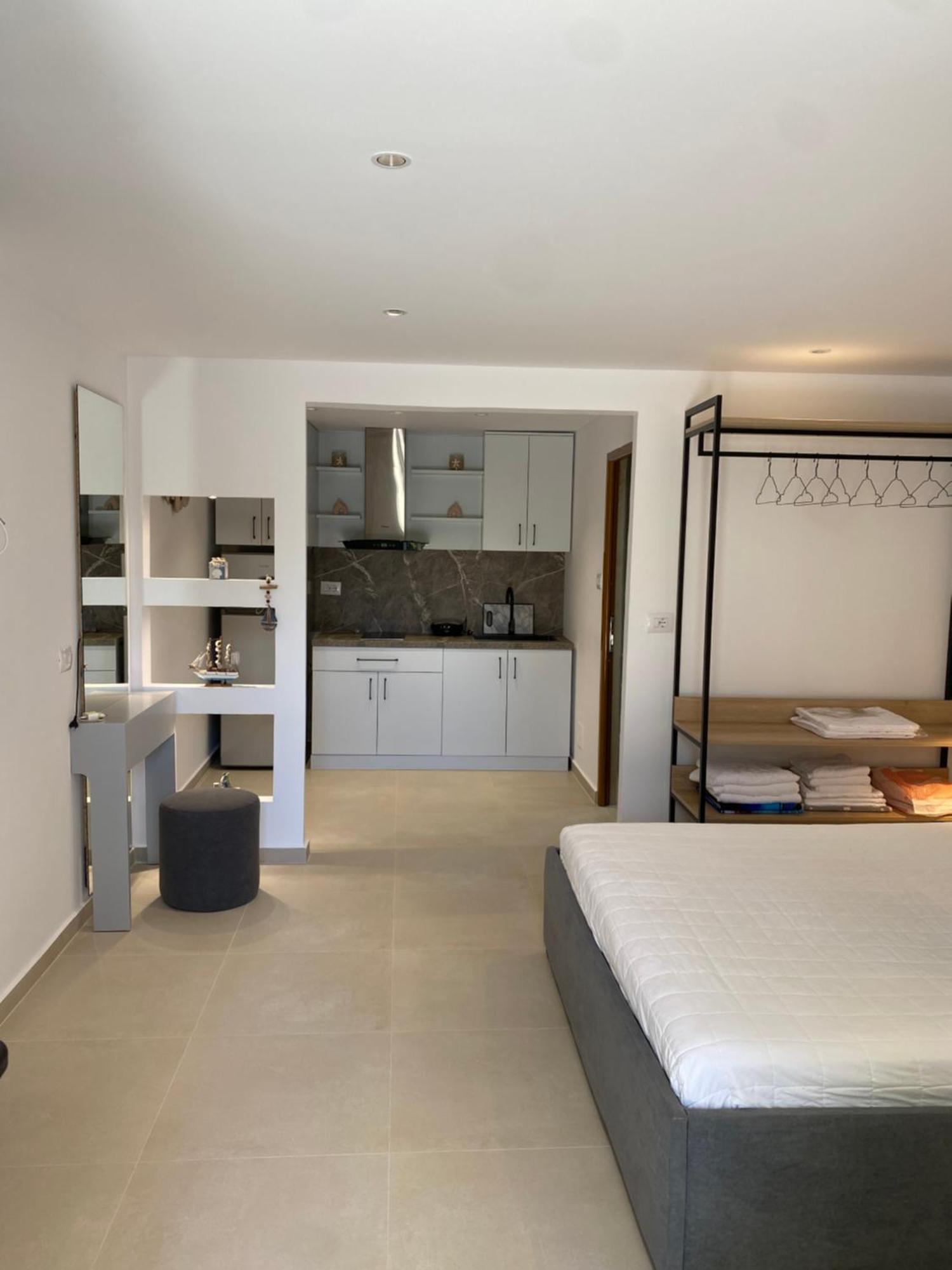 קסאמיל Guesthouse Xhuliano מראה חיצוני תמונה